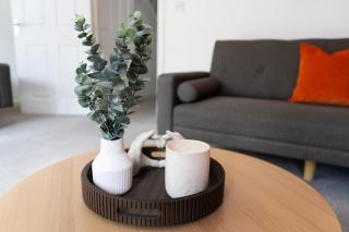 House Sleeps 7 with Garden - 1