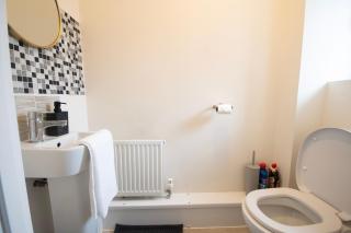 House Sleeps 7 with Garden - 2