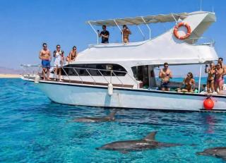 queen laila boat PRIVATE SNORKELING TRIP IN HURGAHADA - 3