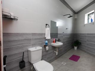 Cosy Studio in Mombasa with City View - 11 mins to Airport - 2