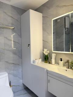 Modern and Cozy Condo Unit - 8