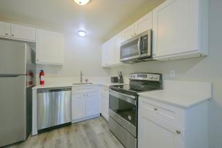 Central Lacey Home: 3 Mi to Dtwn Olympia - 1