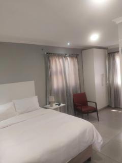 Dula Le Rona Guesthouse - 1