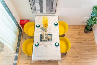 Shanghai Hills & New Home Loft Retreat with 17&2 Line Access near NECC - 0