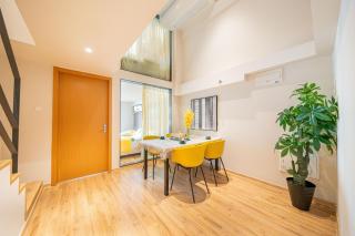 Shanghai Hills & New Home Loft Retreat with 17&2 Line Access near NECC - 3