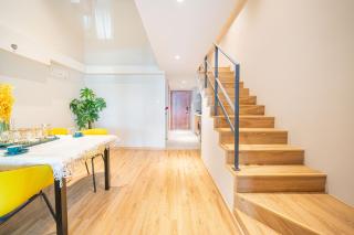 Shanghai Hills & New Home Loft Retreat with 17&2 Line Access near NECC - 2