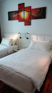 Pine Garden Hotel - Kuching - 1