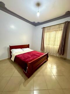 Paradise Pathways Family Home Lweza - 7