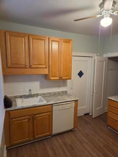 Sleeps 8- 2 Beds and 2 Couches by St Francis Hospital - 2
