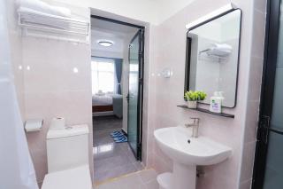 Spacious 1 Bedroom Furnished Apartment in Kilimani Nairobi - 9