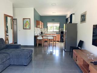 Ocean Breeze Apartments - 8