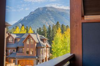 BergTraum Refined Alpine Escape in Spring Creek - 3