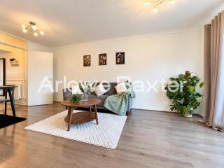 Modern 2 Bedroom Home near Town Centre & Transport - 1