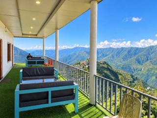 Living On The Edge A Premium Stay near HP Petrol Pump - 1