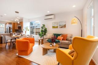 Spacious Modern House Rooftop Backyard Loft 3B2andHalfB - 0