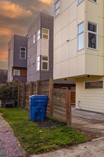 Spacious Modern House Rooftop Backyard Loft 3B2andHalfB - 2