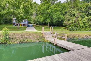 Lakefront Angler's Retreat w/ Dock Access - 0