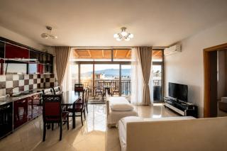 Three Bedroom Sea View Apartament - 4