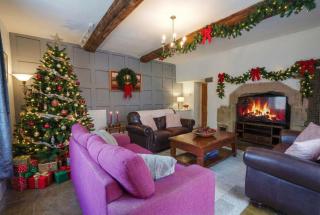 Bulls Head Historic Home With Garden And Hot Tub - 0