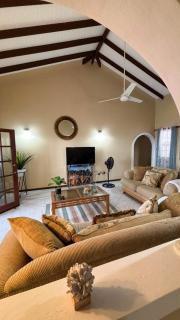 Venance Grand Yer Top Floor Overlooking Rodney Bay - 9