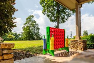 Ultimate Smoky Escape W Fun Games Hot tub & more - Sevierville - 2