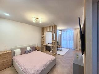 Modern Studio, Big Balcony & Free Parking - 2