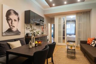 Super Central Cosy 2BR Near NewYork Cafe w Balcony - 3