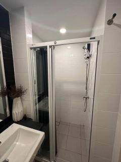 B3 Single Apartment in a Quiet Neighborhood 5 minute walk to Central Festival with free Swimming Pool free Gym and free WiFi free park - 4