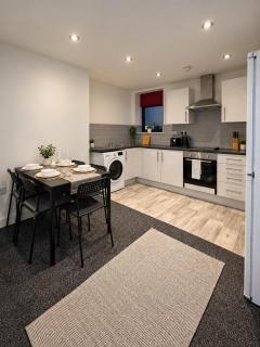 Luxury 4 bedroom apartment Cardiff - 3
