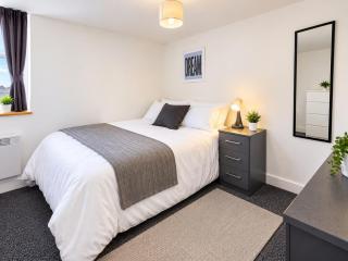 Luxury 4 bedroom apartment Cardiff - 8