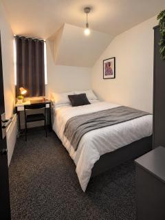 Luxury 4 bedroom apartment Cardiff - 7
