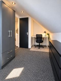 Luxury 4 bedroom apartment Cardiff - 1