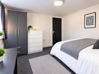 Luxury 4 bedroom apartment Cardiff - 4