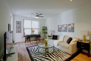 Walk to Gaslamp & Petco Park! Dtwn Apt w/ Balcony - 0