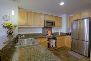 Walk to Gaslamp & Petco Park! Dtwn Apt w/ Balcony - 9