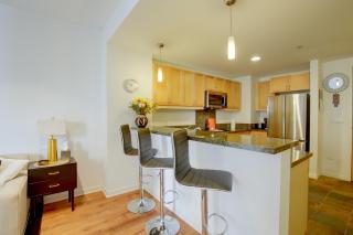 Walk to Gaslamp & Petco Park! Dtwn Apt w/ Balcony - 3