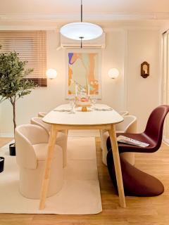 Heart of Gangnam,Garosu-gil, 10minute walk from Sinsa Station - Seoul - 0