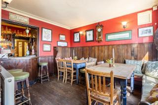 The Blue Ball Inn - 5