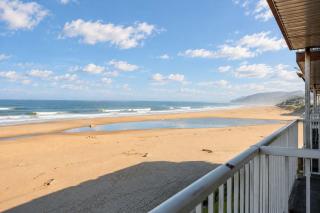 Oceanfront Suite - Sleeps Six - Full Kitchen - Pool and Hot Tub - 4