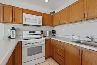Oceanfront Suite - Sleeps Six - Full Kitchen - Pool and Hot Tub - 1