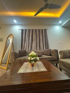 One Bed Apartment in Islamabad with free parking and wifi - 2
