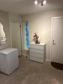 Cozy First-Floor Room and bathroom - 5