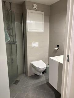 Cozy First-Floor Room and bathroom - 7