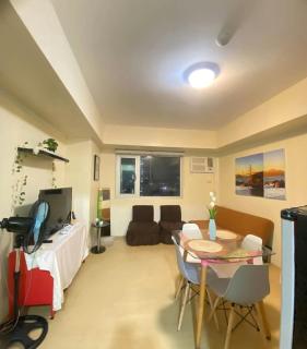 City and Sea View 1BR Condo in Avida Towers Davao - 8