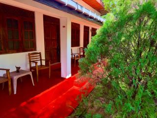 Globetrotter Tourist Inn - 9