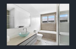waterfront luxury house&pet friendly&full fenced - 8