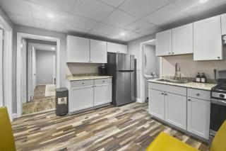 Bright 2BR Apartment in Stamford - 2