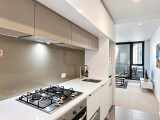 High level on 36th Floor 2BR Balcony Wifi Pool - 7