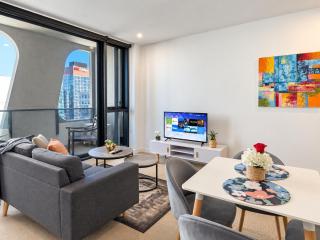 High level on 36th Floor 2BR Balcony Wifi Pool - 9