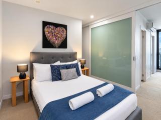 High level on 36th Floor 2BR Balcony Wifi Pool - 4